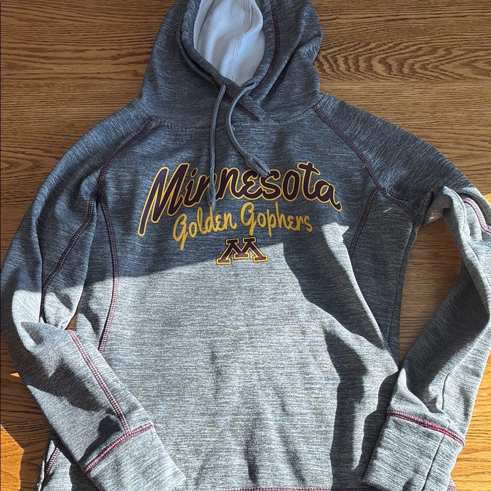 Colosseum Gray Hoodie with Two-Tone Design and Stylish Text